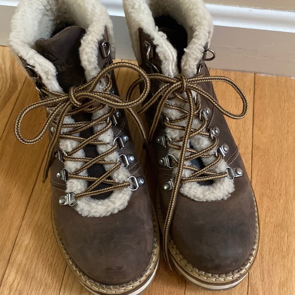 Alpine short lace up boot